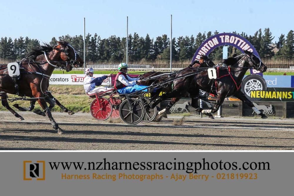 race 9 straight flush